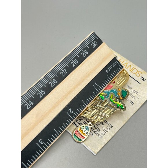 Vintage Easter Basket Pin Brooch Two Hands Brand Gold Tone Enamel Made In USA - Picture 6 of 6